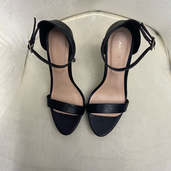 Black Aldo Heels - Size 6 - Picture 8 of 10